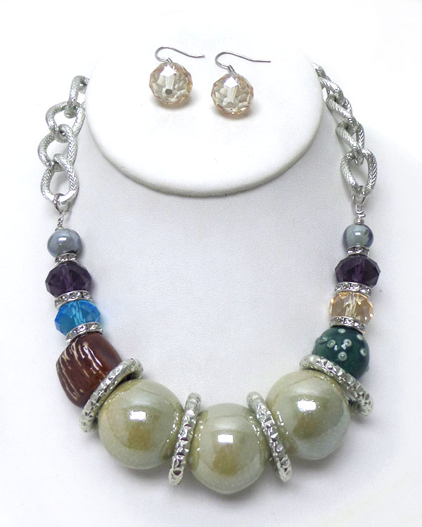 Chunky multi color stones with crystals necklace set  