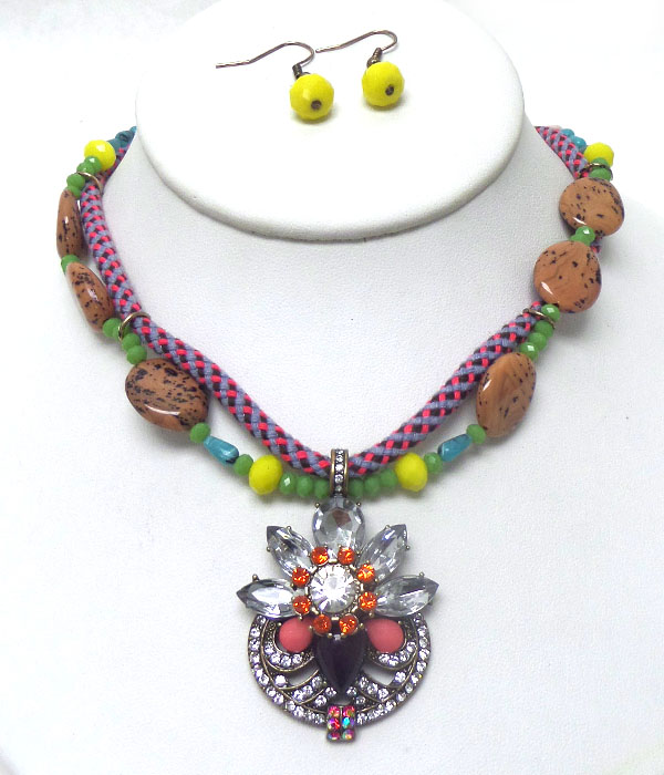 STONES AND ROPE FLOWER ITH CRYSTALS NECKLACE SET