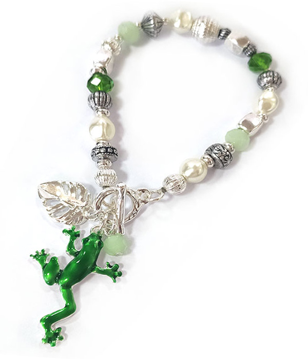 EPOXY CHARM AND MUTLI BEAD STRETCH BRACELET - FROG