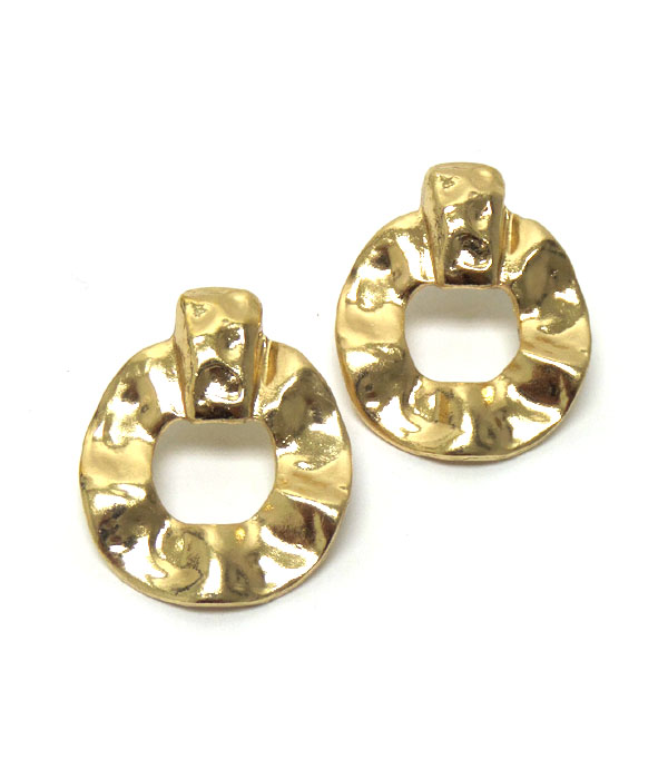 Hammered metal disk drop earring