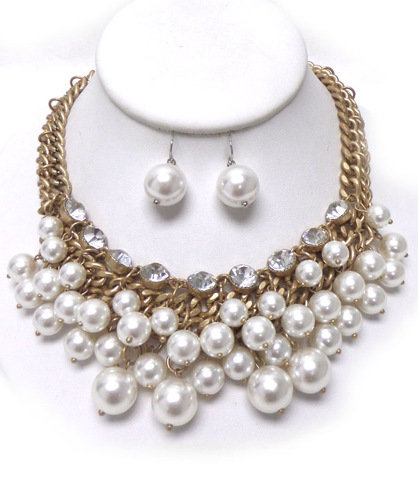 Chunky pearl and crystals necklace set