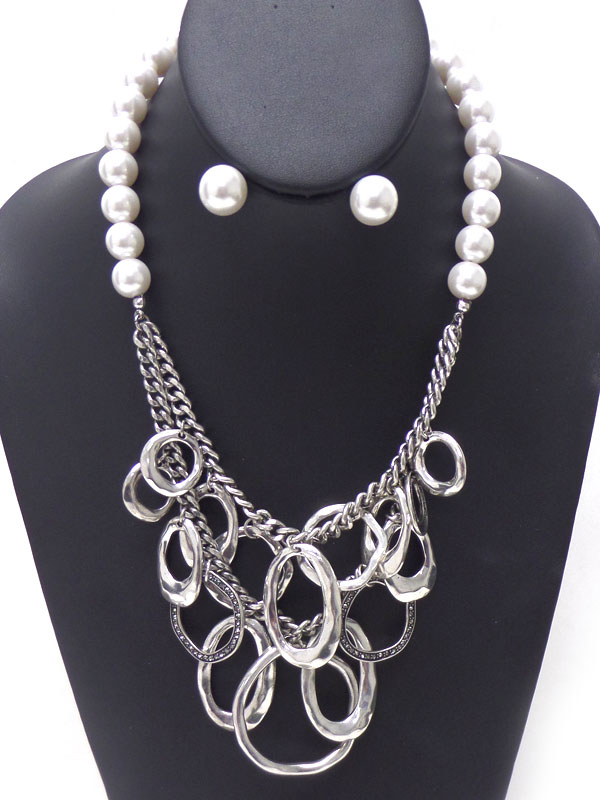 Pearls with chain disks linked necklace set