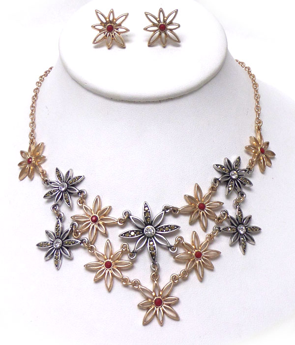 Linked flowers with stone necklace set
