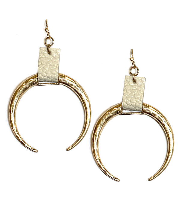 ANIMAL PRINT LEATHERETTE AND METAL HORN EARRING