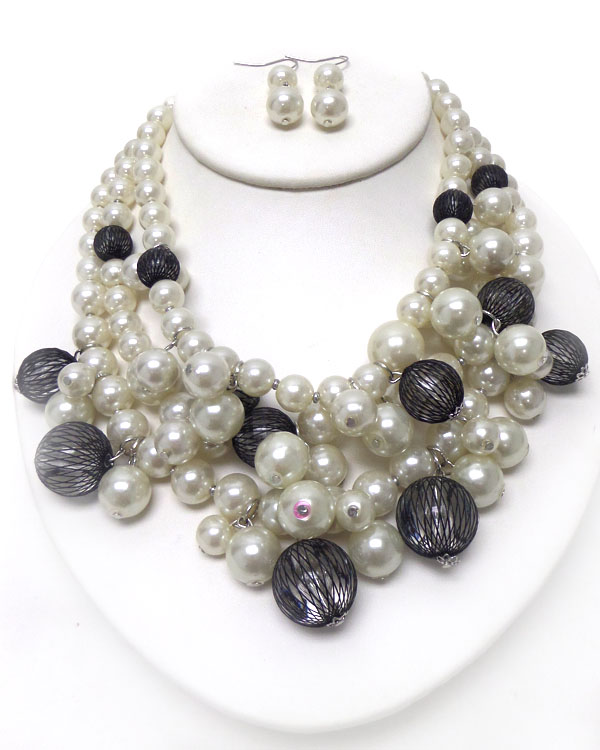 Chunky layered pearl necklace set 
