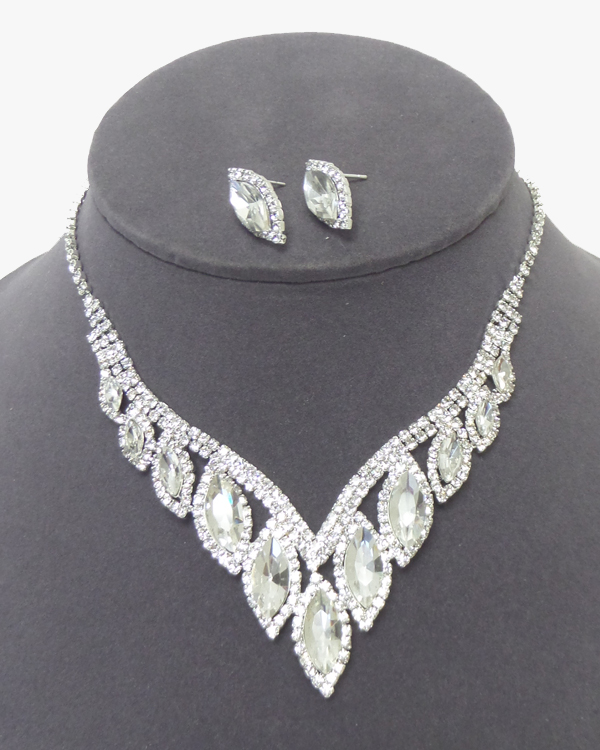 Single layer crystals linked necklace set 