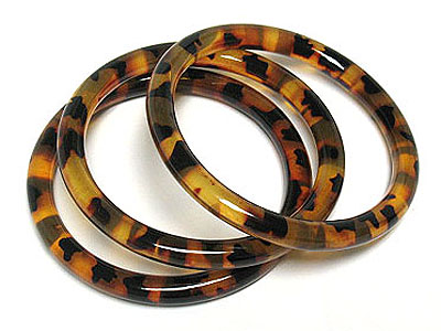 Three row animal print acryl bangle set