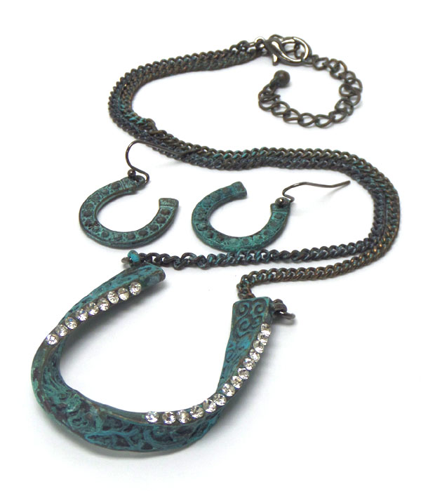 Rustic vintage horse show with stones necklace set