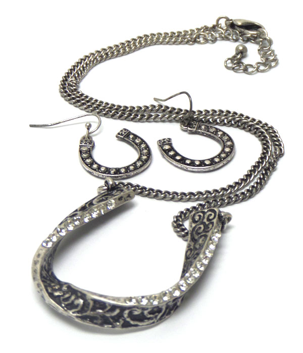 Horse show with stones necklace set