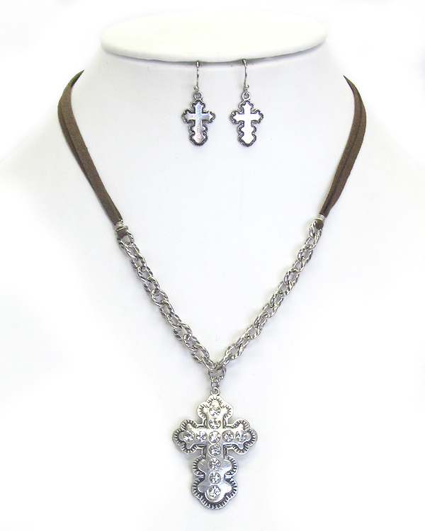 VINTAGE CRYSTAL CROSS PENDANT SUEDE NECKLACE SET