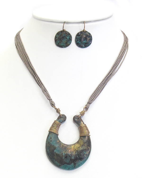 Vintage metal pendant multi cord necklace set