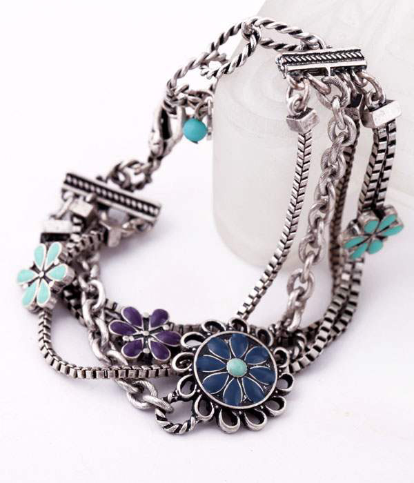 Boutique style vintage epoxy flower charm metal link bracelet
