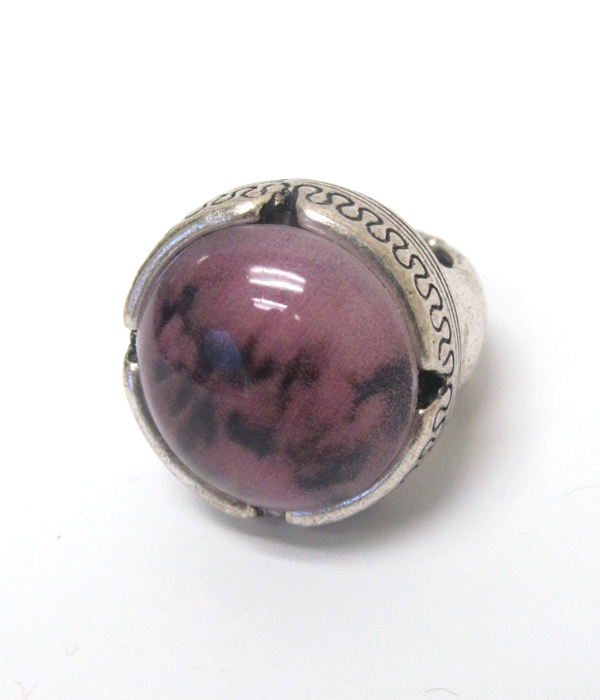 Round metal textured stone center ring