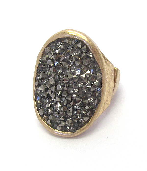 Multi crystal face stretch ring