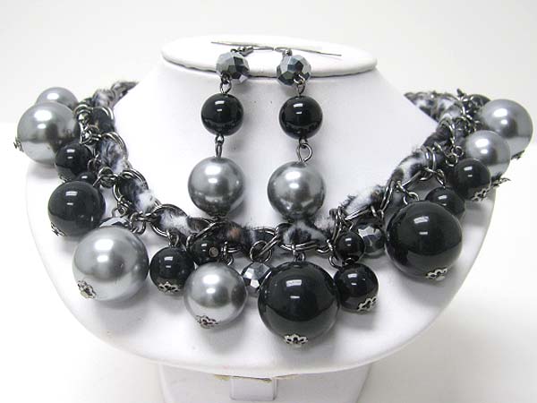 MIXED BALL AND ANIMAL PRINT SUEDE LINE NECKLACE EARRING SET
