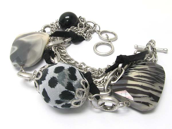 ANIMAL SKIN PATTERN FABRIC WRAPPED BALL AND ACRYL STICK LINK BRACELET