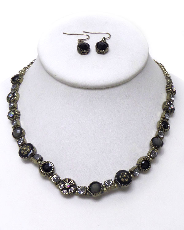 Textured metal with linked circles necklace set 