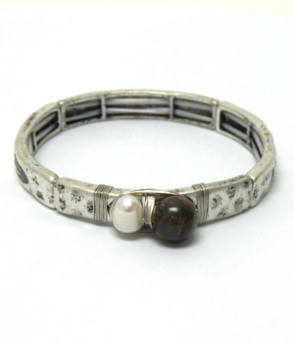 Metal with stone thin  bracelet 