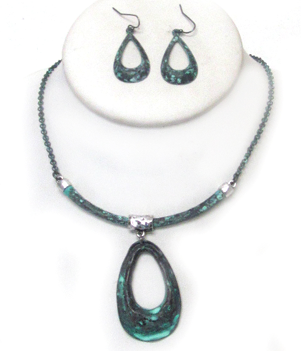 Chicos style vintage metal teardrop necklace set