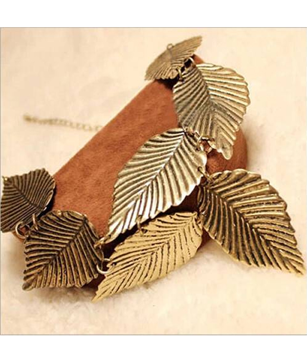 Multi leaf link necklace