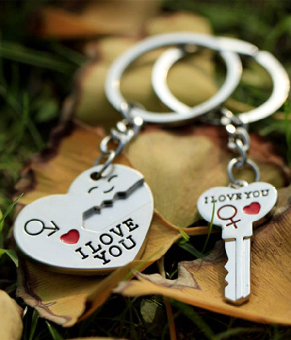 Love key key chain set