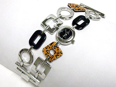 Dual animal pattern and metal link watch