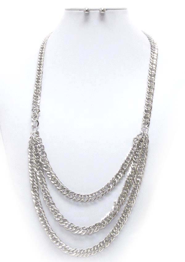 THREE LAYERED METAL CHAIN NECKLACE EARRING SET