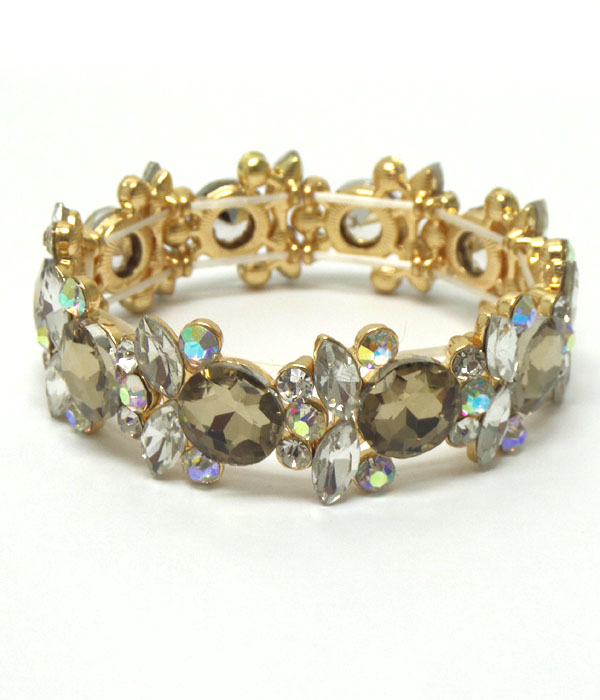 Multi size crystals linked bracelet 