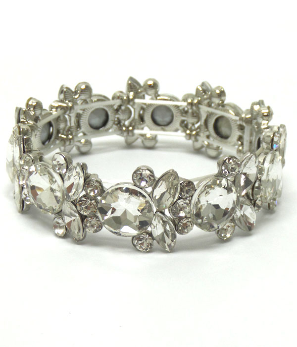 Multi size crystals linked bracelet 