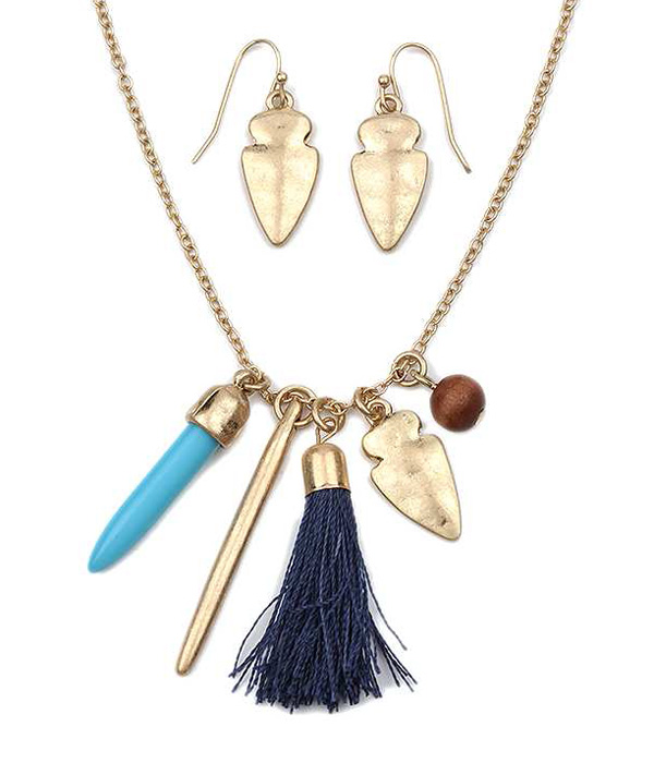 BOHEMIAN STYLE TASSEL AND ARROWHEAD NECKLACE SET