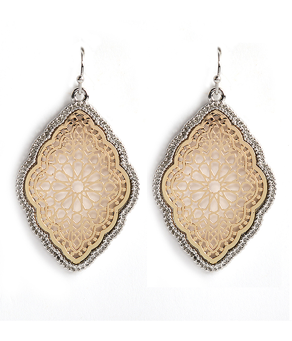 Metal filigree earring