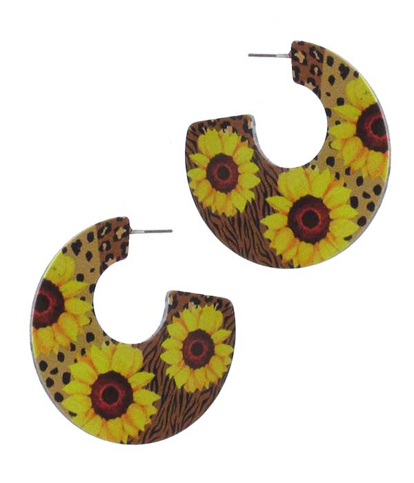 SERAPE PATTERN NATURAL WOOD HOOP EARRING