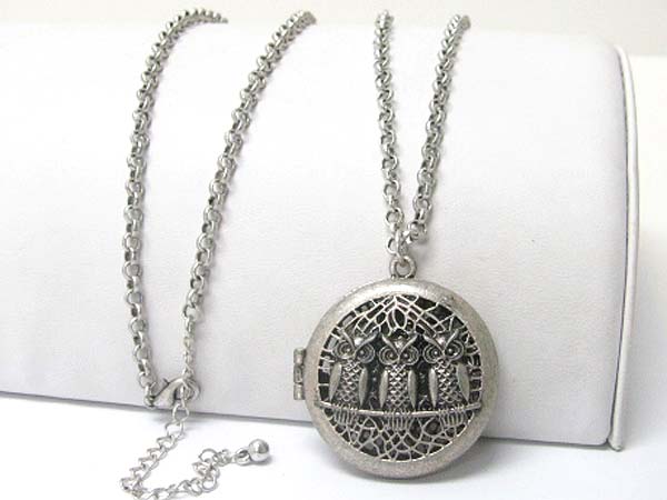 Burnish metal three owl sitting round locket long chain necklace