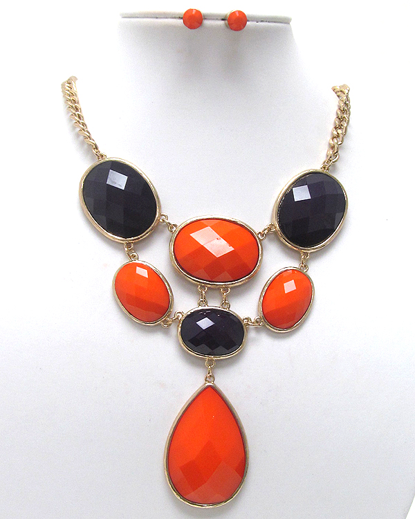 Oval and tear drop glass stone scratch metal necklace earring set