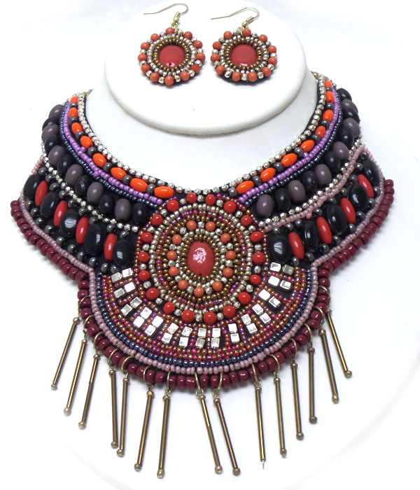 Multi layer pattern of seedbeads and crystals necklace set