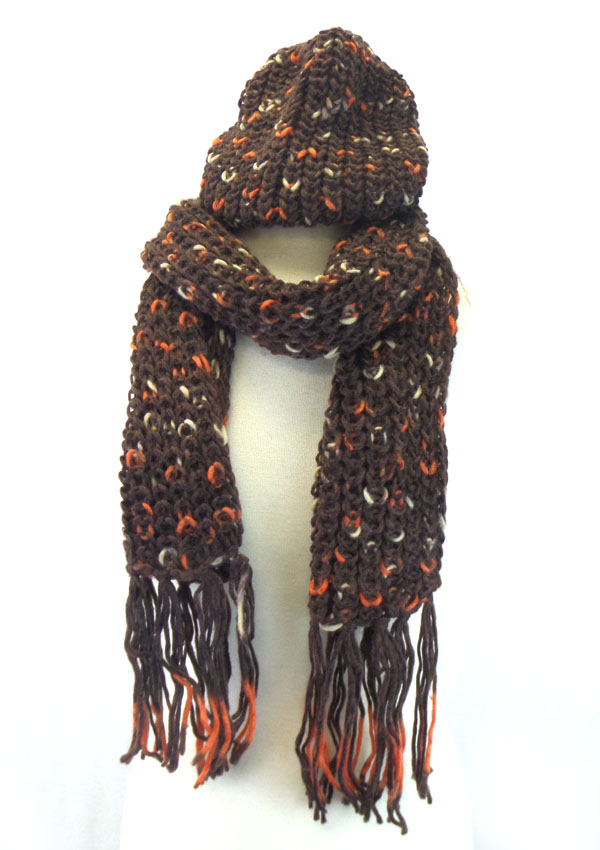 Multi pattern knit type scar and beanie set