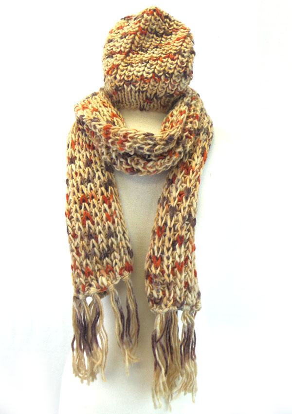 Multi pattern knit type scarf and beanie set
