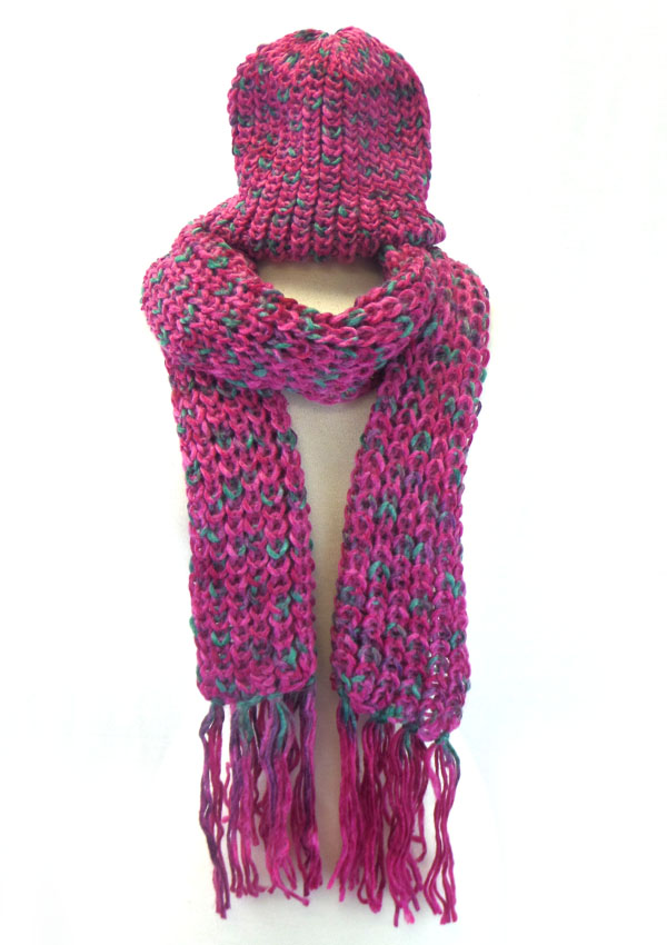 Multi pattern knit type scar and beanie set