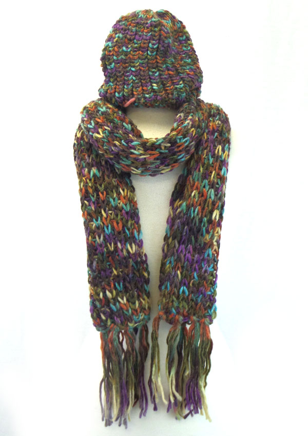 Multi pattern knit type scar and beanie set
