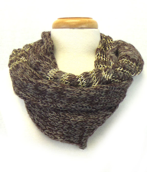 Knitting loop scarf