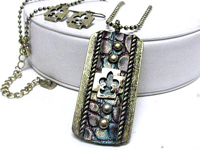 Antique look leather and metal fleu de lis dog tag necklace set