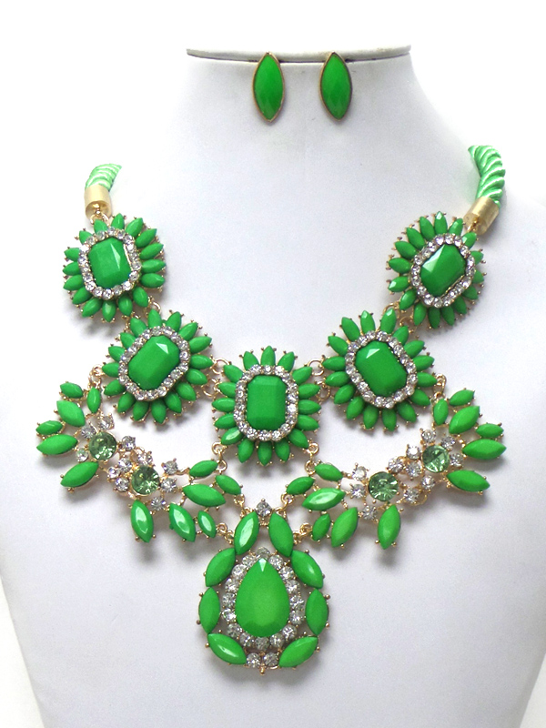 Thick twisted string with fowers drop neckace set