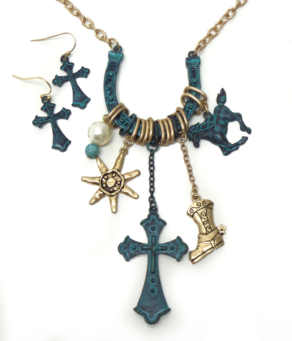 Horse shoe charm necklace set