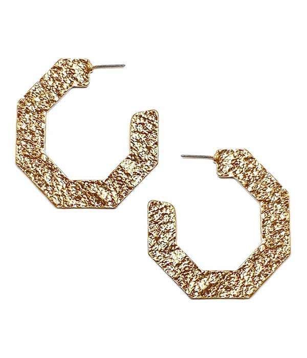 TEXTURED METAL EARRING