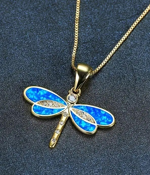 Dragonfly pendant necklace