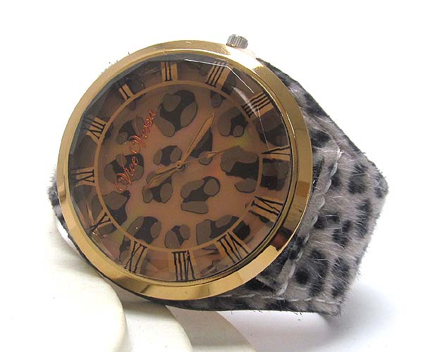 2 INCHES EXTRA LARGE ROUND FACE WITH FUR BAND WATCH