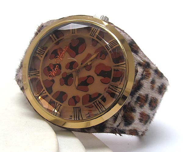 2 INCHES EXTRA LARGE ROUND FACE WITH FUR BAND WATCH
