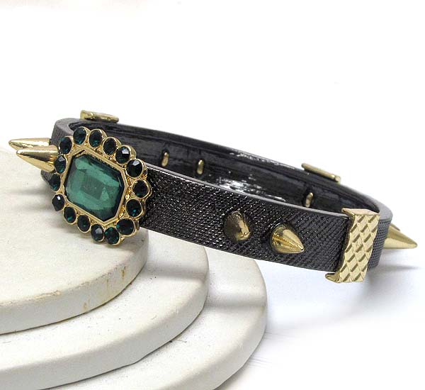 Multi spikes pattern and one crystal glass stone bangle