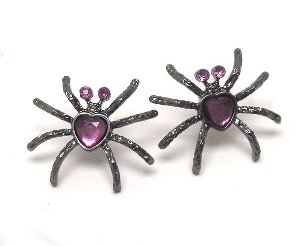 Halloween theme spider with heart crystal earring