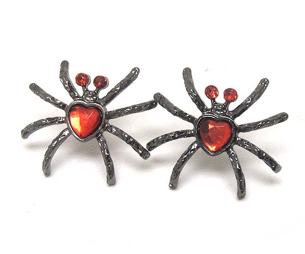 Halloween theme spider with heart crystal earring